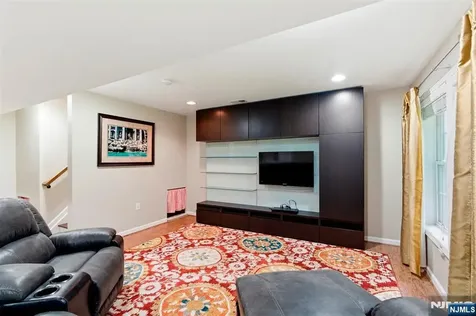 18 Birchwood Lane North Haledon NJ 07508