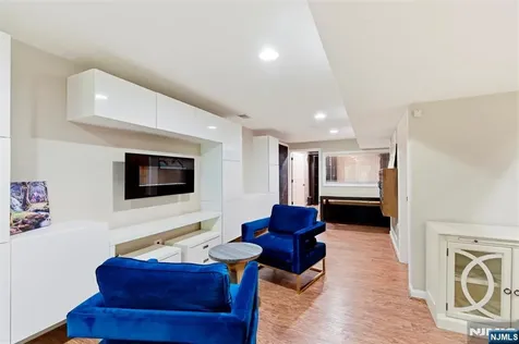 18 Birchwood Lane North Haledon NJ 07508