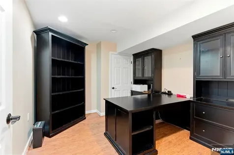 18 Birchwood Lane North Haledon NJ 07508