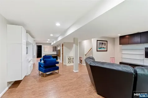 18 Birchwood Lane North Haledon NJ 07508