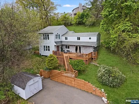 17 Albanese Road Haledon NJ 07508