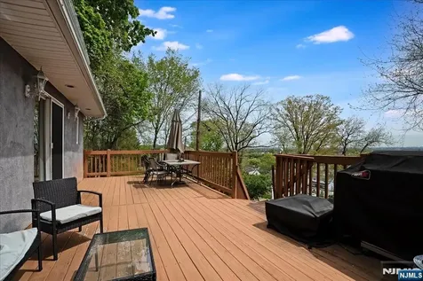 17 Albanese Road Haledon NJ 07508