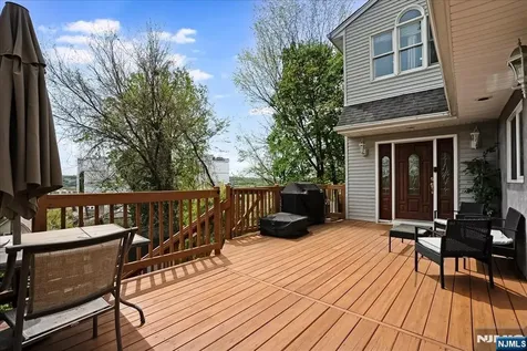 17 Albanese Road Haledon NJ 07508