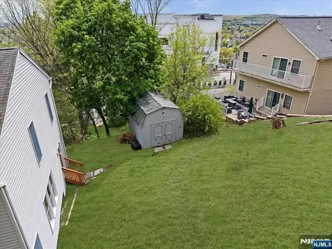 17 Albanese Road Haledon NJ 07508