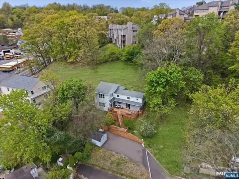17 Albanese Road Haledon NJ 07508
