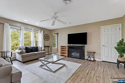 17 Albanese Road Haledon NJ 07508