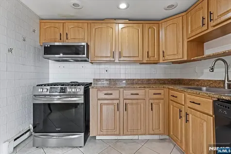 17 Albanese Road Haledon NJ 07508