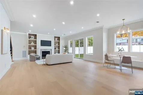 333 Harrison Street Paramus NJ 07652