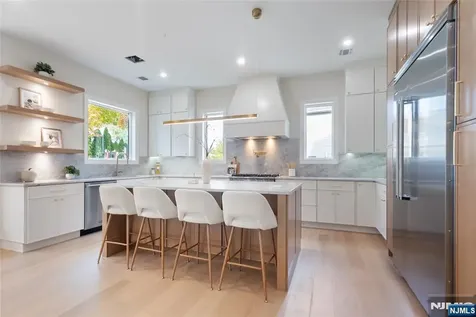 333 Harrison Street Paramus NJ 07652