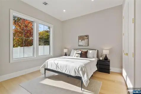 333 Harrison Street Paramus NJ 07652