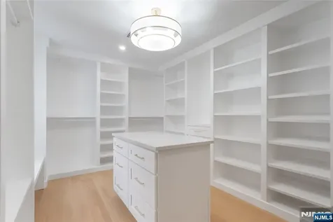 333 Harrison Street Paramus NJ 07652
