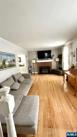 33 Harvey Avenue Rochelle Park NJ 07662