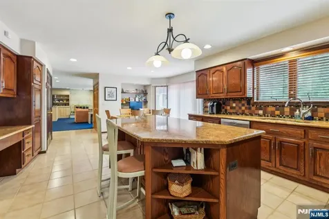 12 Sandalwood Drive Livingston NJ 07039