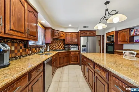 12 Sandalwood Drive Livingston NJ 07039
