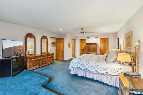 12 Sandalwood Drive Livingston NJ 07039