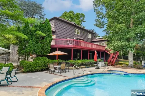 12 Sandalwood Drive Livingston NJ 07039