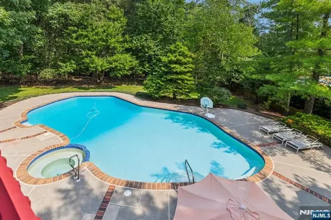 12 Sandalwood Drive Livingston NJ 07039