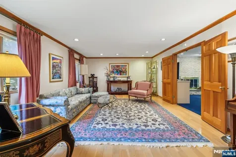 12 Sandalwood Drive Livingston NJ 07039