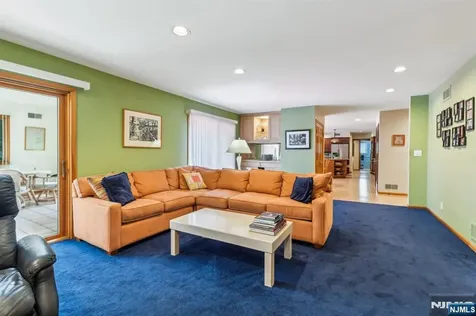 12 Sandalwood Drive Livingston NJ 07039