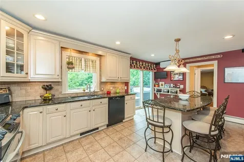 31 Yorkshire Avenue West Milford NJ 07480