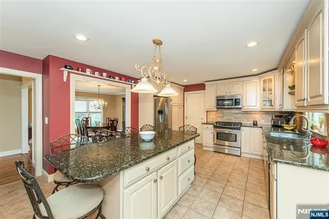 31 Yorkshire Avenue West Milford NJ 07480