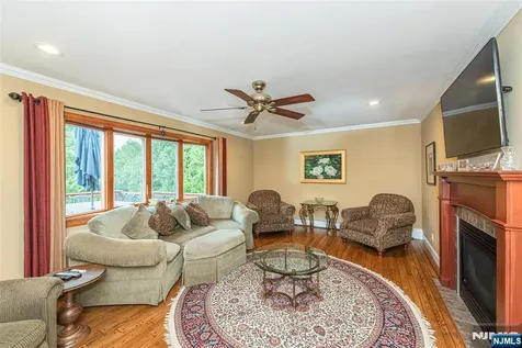 31 Yorkshire Avenue West Milford NJ 07480