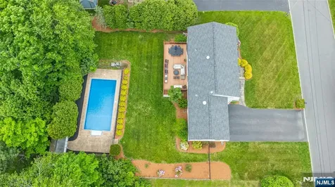 31 Yorkshire Avenue West Milford NJ 07480