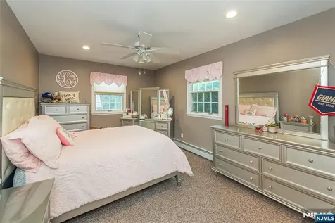 31 Yorkshire Avenue West Milford NJ 07480