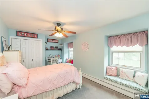 31 Yorkshire Avenue West Milford NJ 07480