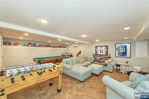 31 Yorkshire Avenue West Milford NJ 07480