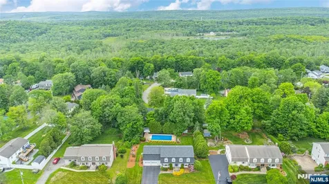 31 Yorkshire Avenue West Milford NJ 07480