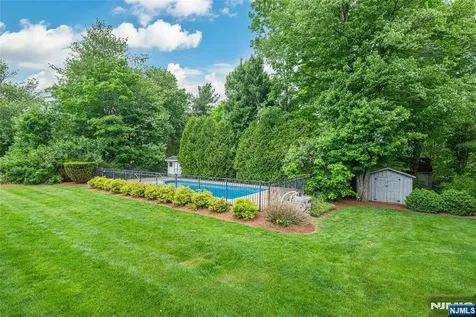 31 Yorkshire Avenue West Milford NJ 07480
