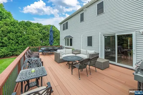 31 Yorkshire Avenue West Milford NJ 07480