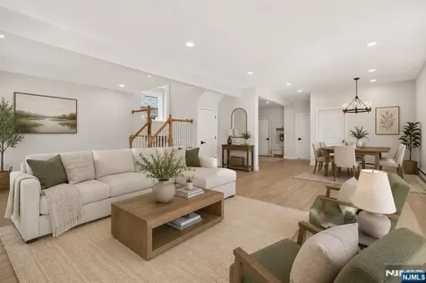182 N Maple Avenue East Orange NJ 07017