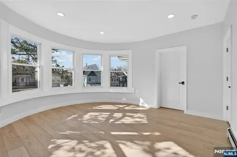182 N Maple Avenue East Orange NJ 07017