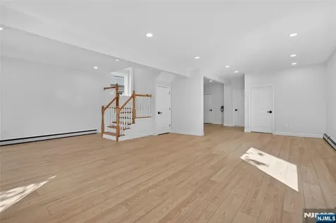 182 N Maple Avenue East Orange NJ 07017