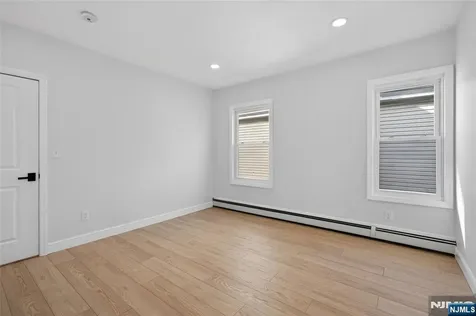 182 N Maple Avenue East Orange NJ 07017