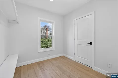 182 N Maple Avenue East Orange NJ 07017