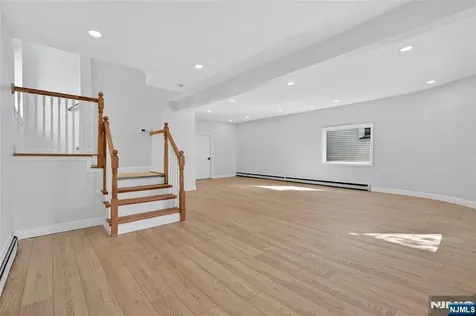 182 N Maple Avenue East Orange NJ 07017
