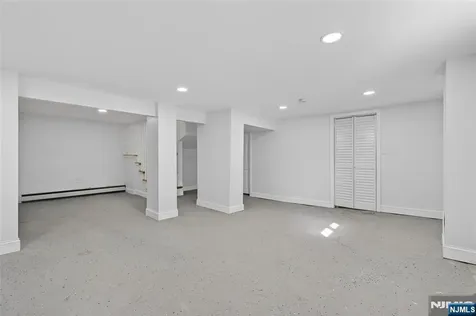 182 N Maple Avenue East Orange NJ 07017