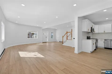 182 N Maple Avenue East Orange NJ 07017