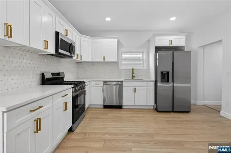 182 N Maple Avenue East Orange NJ 07017