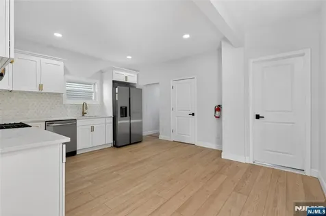 182 N Maple Avenue East Orange NJ 07017
