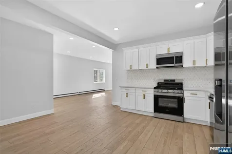 182 N Maple Avenue East Orange NJ 07017