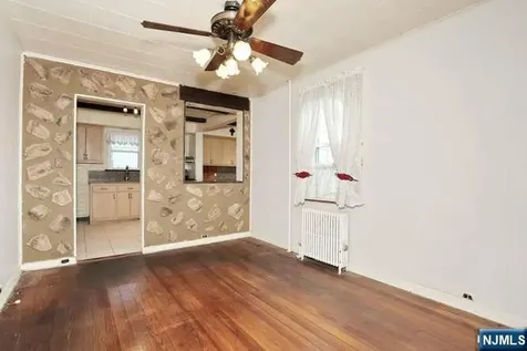 49 S Franklin Avenue Bergenfield NJ 07621