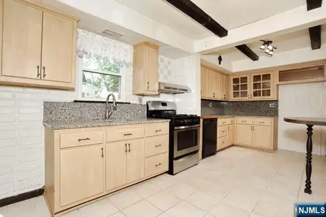 49 S Franklin Avenue Bergenfield NJ 07621