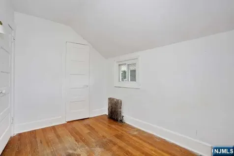 49 S Franklin Avenue Bergenfield NJ 07621