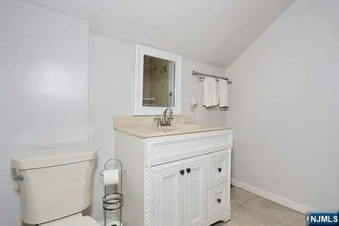 49 S Franklin Avenue Bergenfield NJ 07621