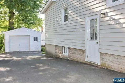 49 S Franklin Avenue Bergenfield NJ 07621