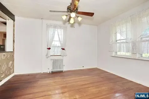 49 S Franklin Avenue Bergenfield NJ 07621